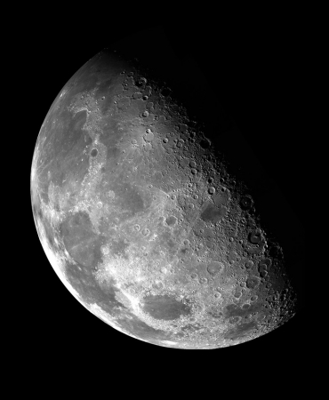 NASA отправит первый космический корабль на темную сторону Луны
