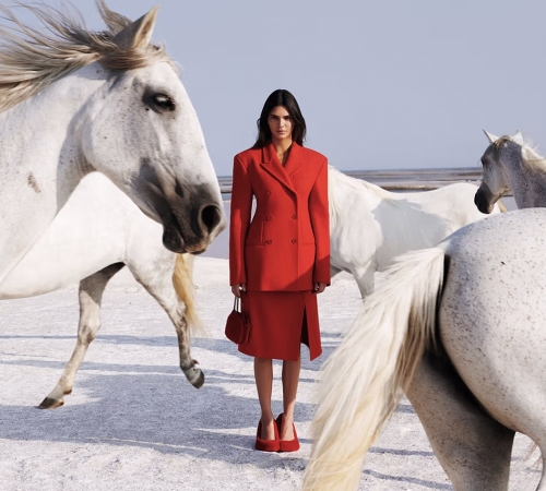 Kendall Jenner в кампанії Stella Mccartney «Зима 23»