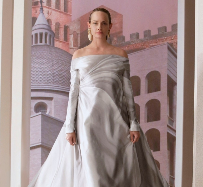 Ким Джонс представляет мечтательные бальные платья для Fendi FW21 Couture