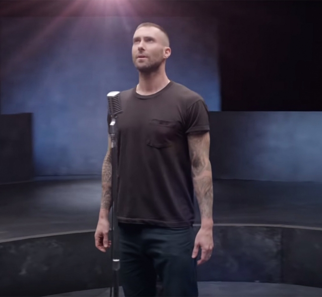 Найди 10 отличий: Второй клип Maroon 5 на песню Girls Like You