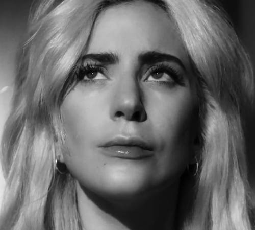 Lady Gaga посвятила новое видео покойной тёте