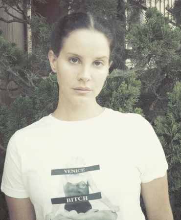 Lana Del Rey анонсировала выход новых песен