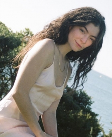 Как стать старше: Lorde выпустила очень красивый сингл о взрослении