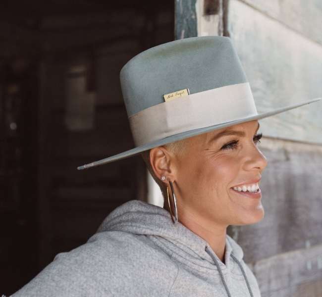 Pink презентовала новый сингл "Whatever You Want"