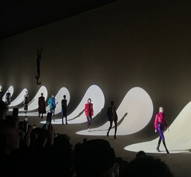 Saint Laurent возвращается на Неделю Моды в Париже