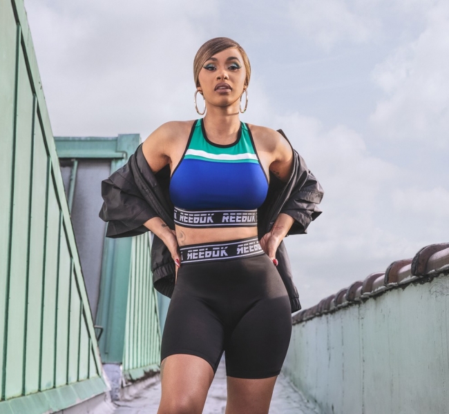 Cardi B рассказывает о верности себе и позирует в кампейне коллекции Reebok «Meet You There»