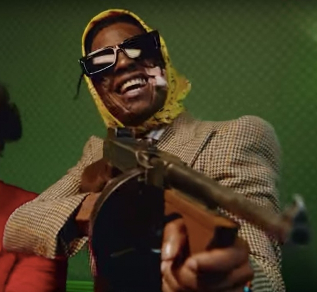 Бабушки уже не те: A$AP Rocky расстреливает полицейских-свиней в сказочно-сюрреалистическом клипе Babushka Boi