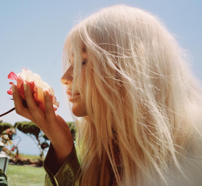 KESHA представила новое видео "Learn to Let Go"
