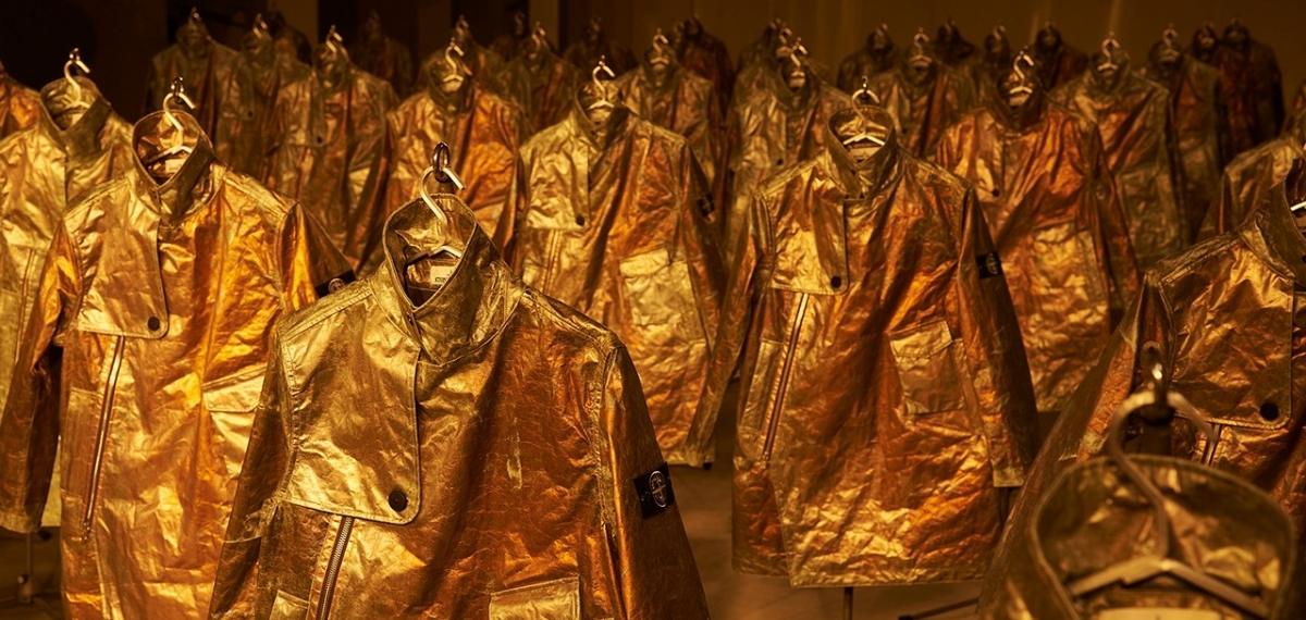 Stone Island представили инновационные куртки из меди и других неожиданных материалов