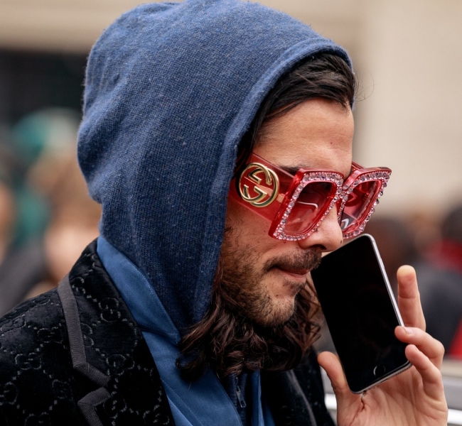 Смелые комбинации и расслабленные образы гостей Milan Fashion Week Men