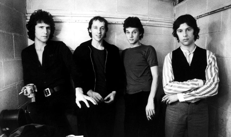 Музыкальная легенда DIRE STRAITS выступит в Киеве!