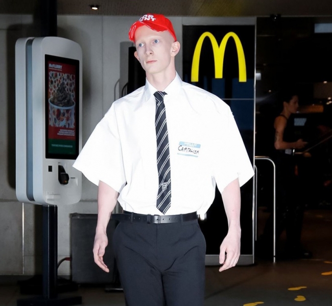 «Вільна каса!»: Vetements провели показ в McDonald's