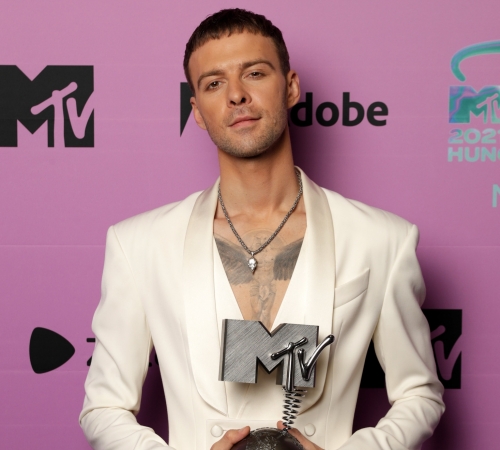 Макс Барских стал лучшим русскоязычным исполнителем по версии MTV Europe Music Awards-2021