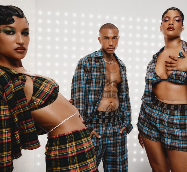 Рианна представляет праздничную коллекцию Savage X Fenty