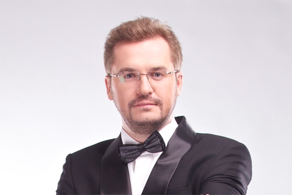 ОЛЕКСАНДР ПОНОМАРЬОВ ВЛАШТУЄ РОМАНТИЧНЕ СВЯТО В ПАЛАЦІ «УКРАЇНА»