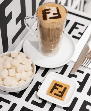 Вкусно и модно: Идеальные завтраки и селфи в Fendi Caffe