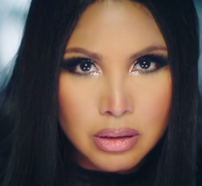 50-летняя Toni Braxton поражает своей внешностью в новом видео "Long As I Live"