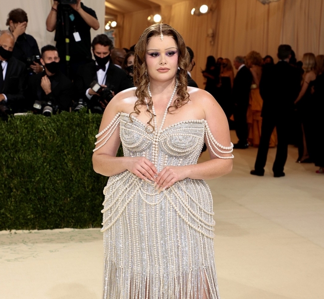 Как всегда потрясающе! Знаменитости в лучших костюмах на MET GALA 2021