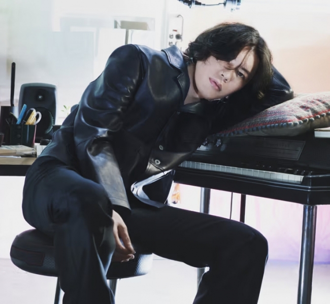 Kenshi Yonezu знявся в новій кампанії LOEWE FW23