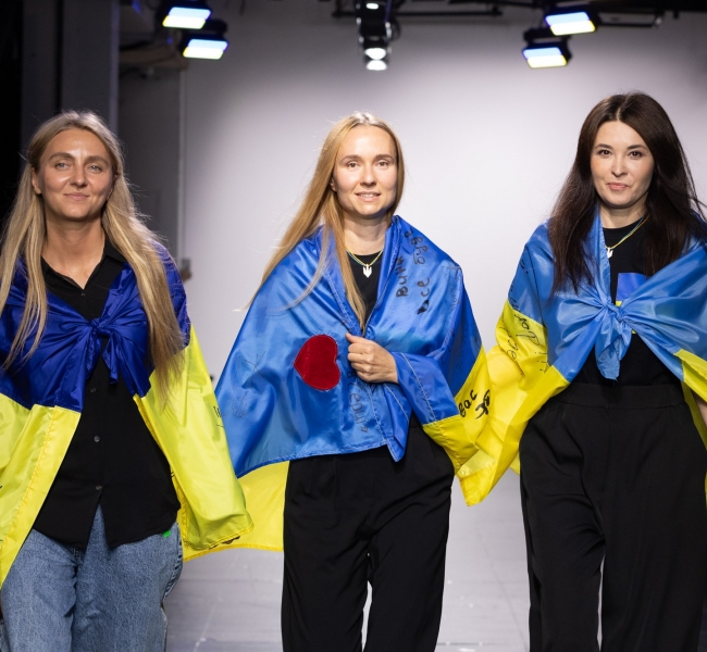 KSENIASCHNAIDER, ELENAREVA та NADYA DZYAK представили колекції SS24 на London Fashion Week