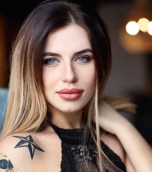 Блогер Анна Алхимова: "По образованию я юрист и работала в суде.."