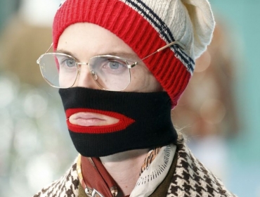Gucci обвинили в расизме за блекфейс-свитер