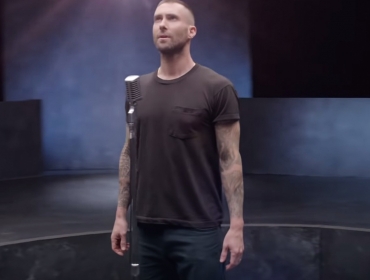 Найди 10 отличий: Второй клип Maroon 5 на песню Girls Like You
