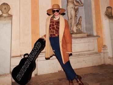 Хиппи с гитарами и парни в юбках в шикарном кампейне Gucci Cruise 2020