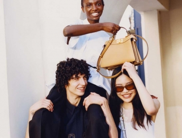 FENDI представляет новую маленькую сумочку Peekaboo ISeeU