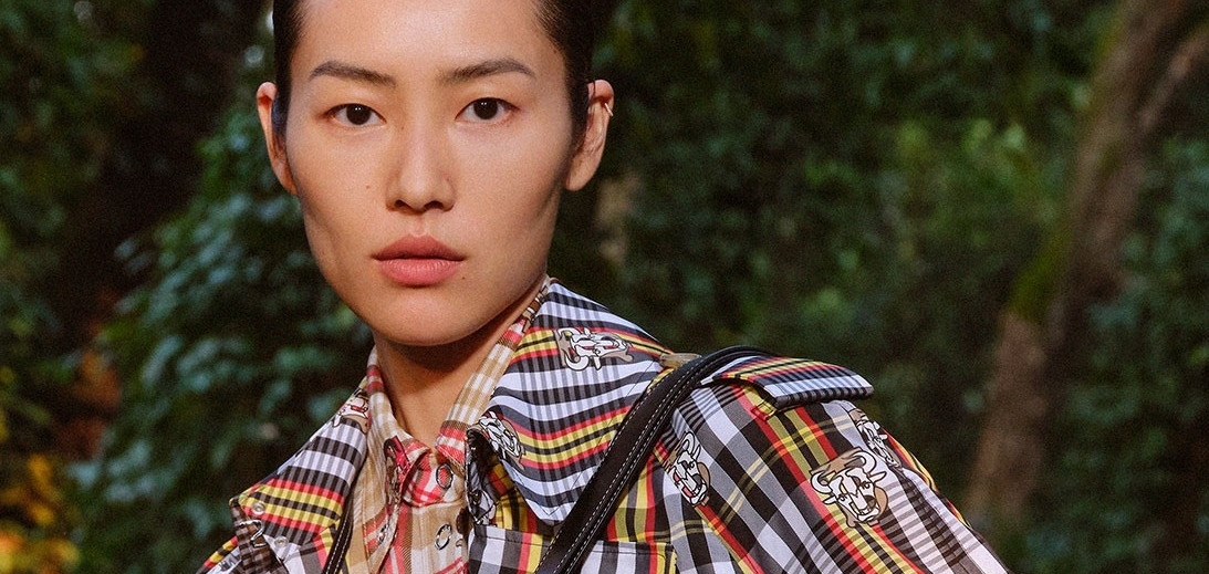 Burberry празднует год Быка в новом кампейне коллекции Lunar New Year.