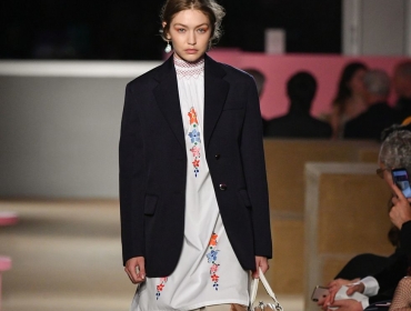 «Простота - это бунт»: Prada представили расслабленную круизную коллекцию Resort 2020