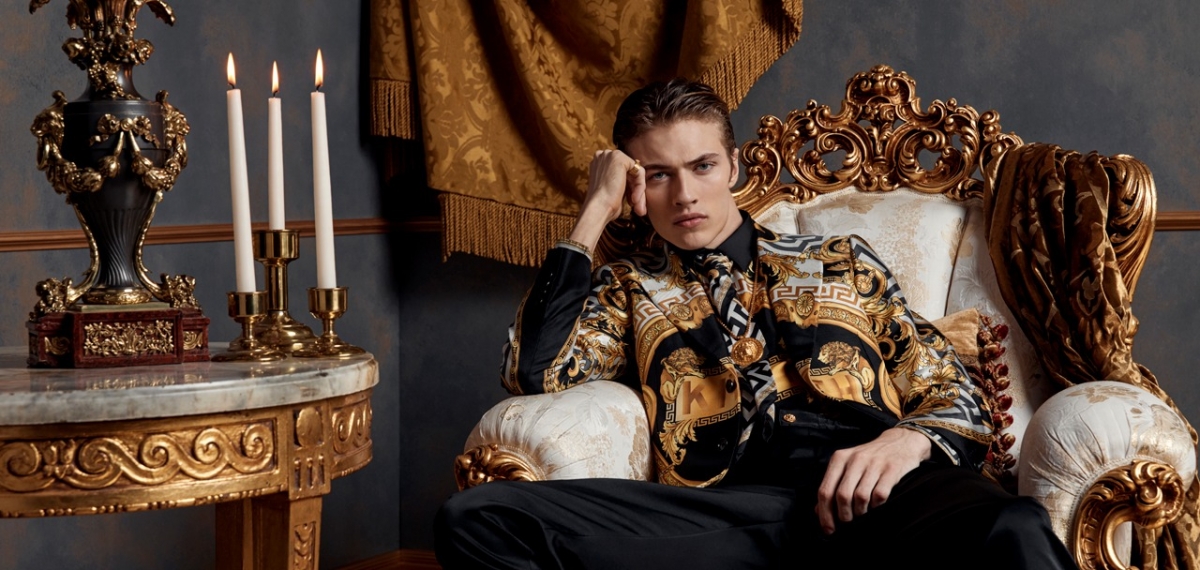 В компании Беллы Хадид: Лаки Блю Смит стал лицом мужской линии KITH x Versace