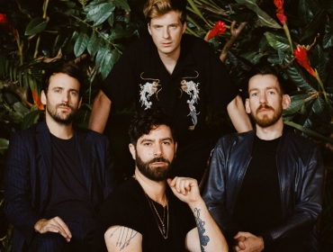 Непонятный, но очень крутой: Foals представили первый за 4 года клип