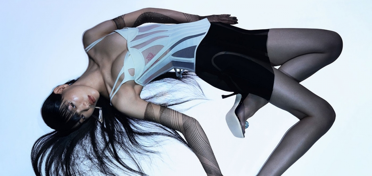 Mugler и Jimmy Choo создали сильную и драматичную коллаборация