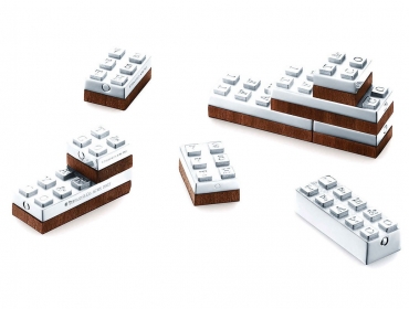 Игрушки для взрослых: Tiffany & Co. выпустили серебряные кубики LEGO
