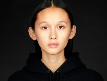 Balenciaga пожертвует доходы от новой коллекции Мировой продовольственной программе