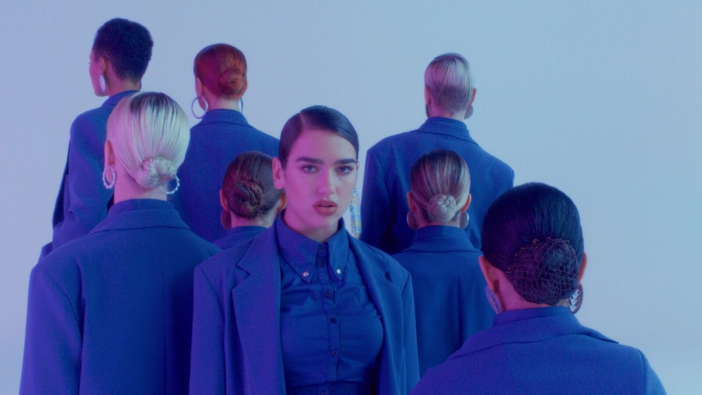 Dua Lipa представила новое видео 