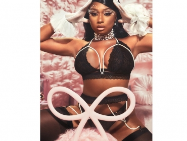 Новая рэп-икона Megan Thee Stallion стала лицом праздничной коллекции Savage X Fenty