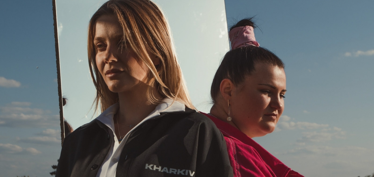 «Небо хилиться»: alyona alyona та KOLA презентують ліричну пісню та відеокліп