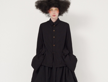 Школьная форма и кукольная театральность: Коллекция Comme des Garçons
