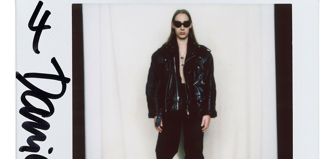 Balenciaga возвращает нас в 90-е с коллекцией Pre-Fall 2022