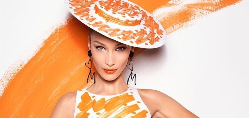 Дизайнерский эскиз: Moschino «нарисовали» Беллу Хадид