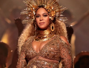 Главный перформанс от беременной Бейонсе на Grammy 2017