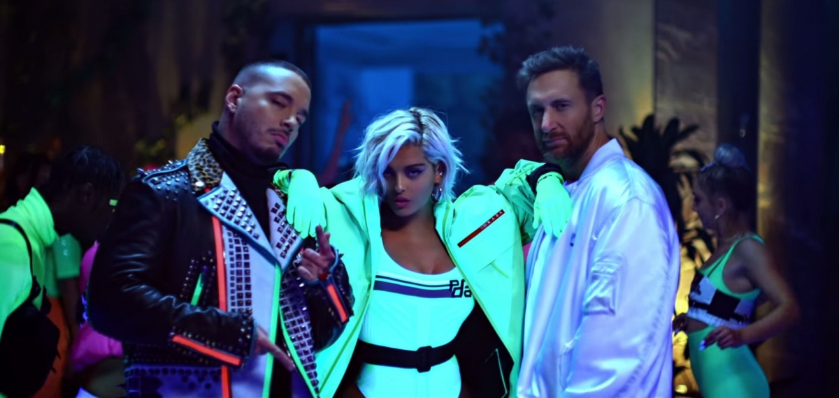Неоновая коллаборация в музыкальном видео David Guetta, Bebe Rexha & J Balvin