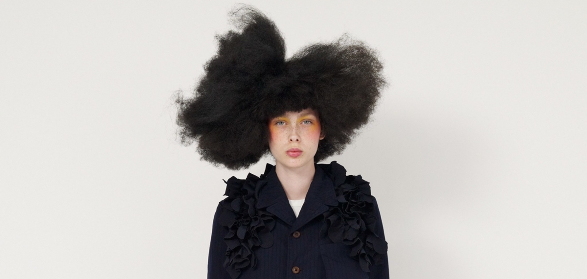 Школьная форма и кукольная театральность: Коллекция Comme des Garçons