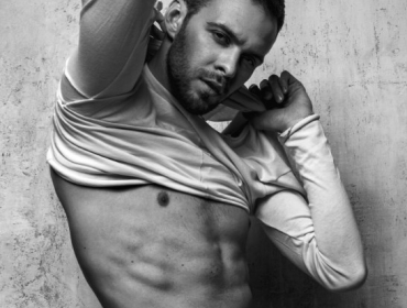 Макс Барских в откровенной фотосессии для ELLE MAN Ukraine