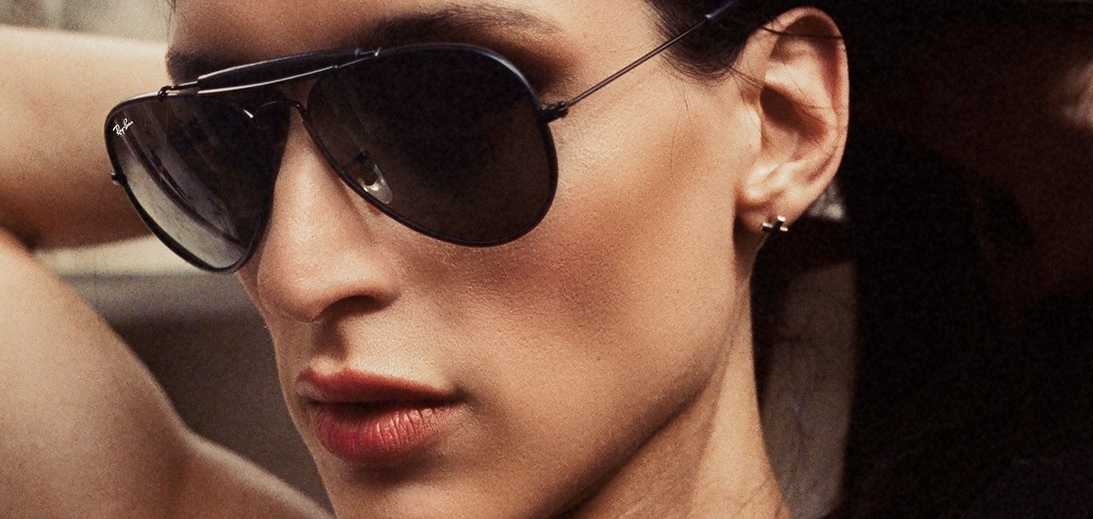 Хайповый транс-музыкант Arca представил коллаб с Ray-Ban