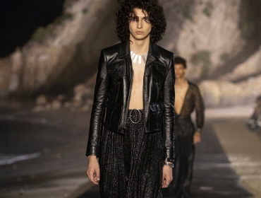 Стиль Мика Джаггера и героиновый шик: Saint Laurent представили умопомрачительную коллекцию SS20