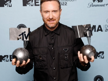 Червона доріжка MTV EMA 2022: подивіться найкращі образи знаменитостей