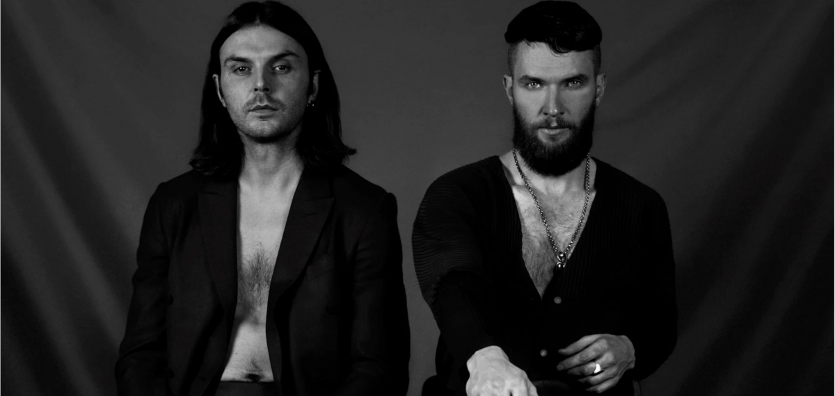Красивые и грустные: Дуэт Hurts выпустили клип Redemption о страхах и надежде